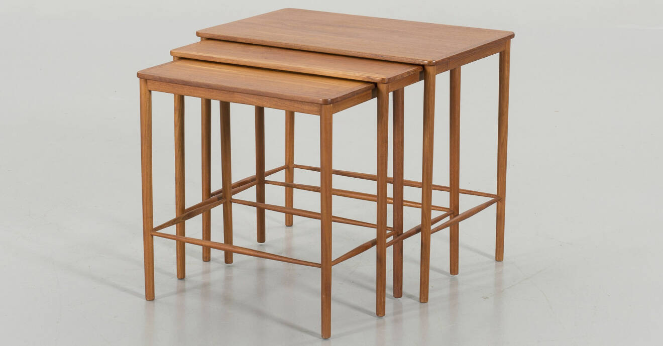 Grete Jalks satsbord för Poul Jeppesen Møbelfabrik är från tidigt 1950-tal.