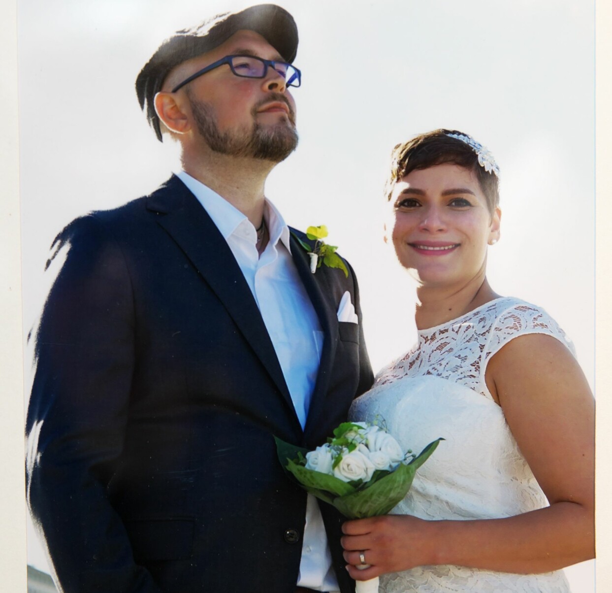 David och Natalia på sin bröllopsdag. Foto: Privat David och Natalia ser lyckliga ut på bröllopsfotot.