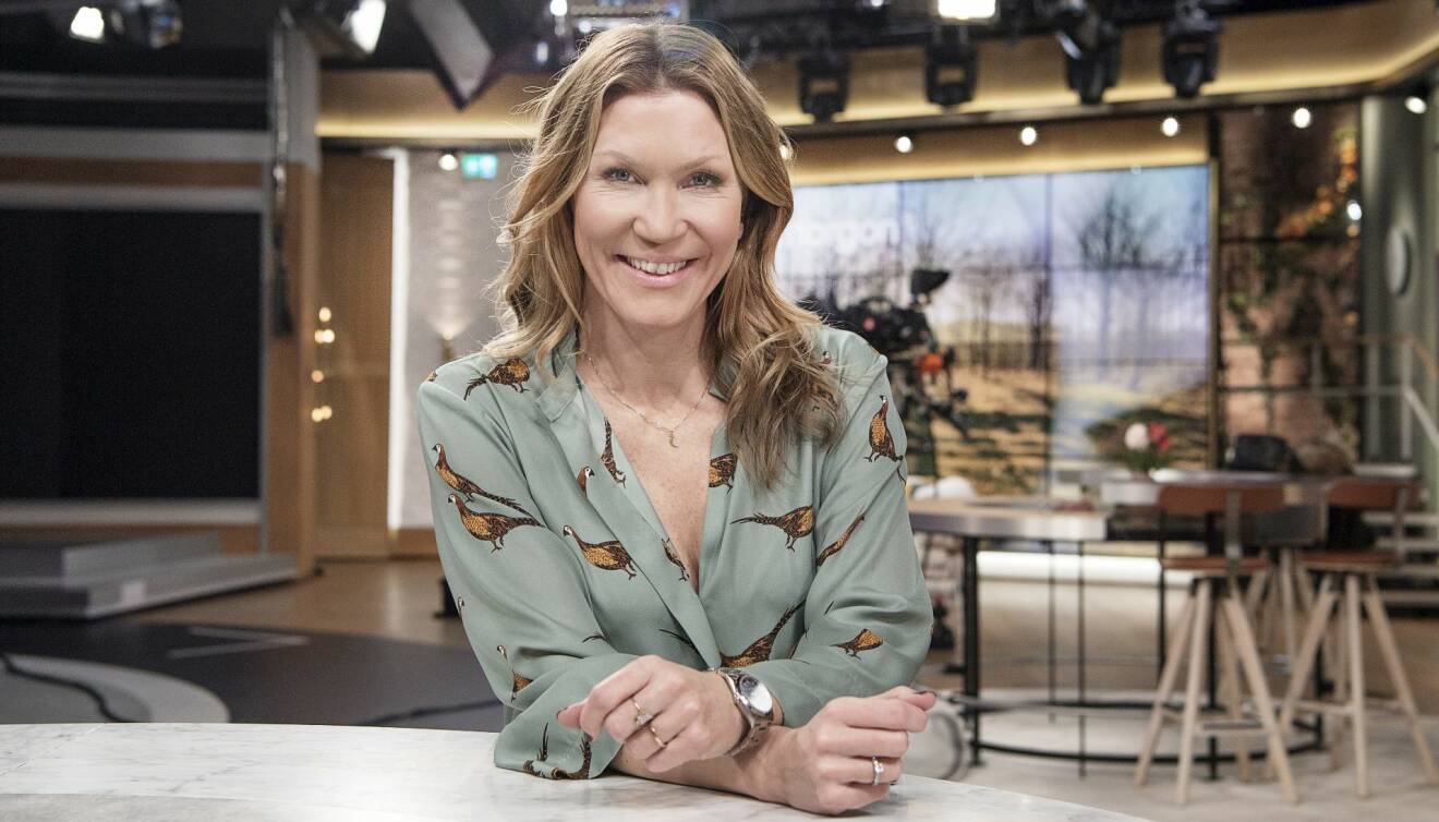 Porträtt av Jenny Alversjö i tv-studion.