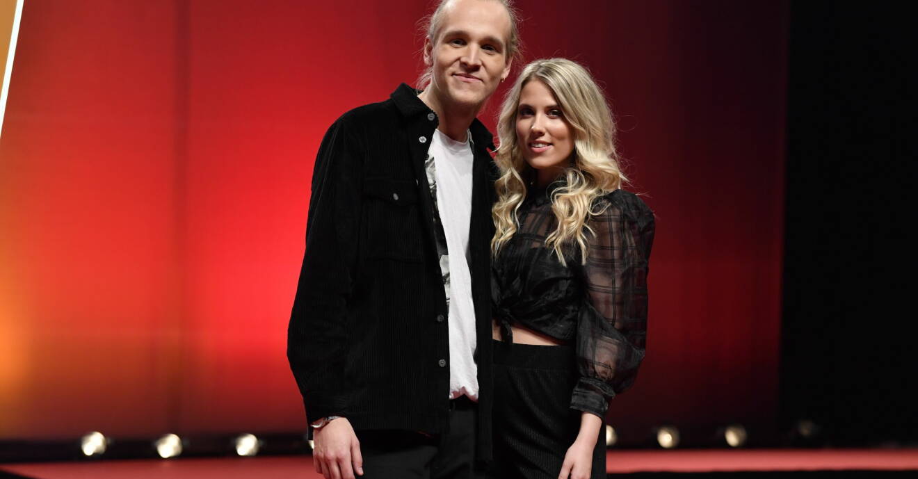 Ellen Benediktson och Simon Peyron på artistpresentationen av Melodifestivalen 2020.