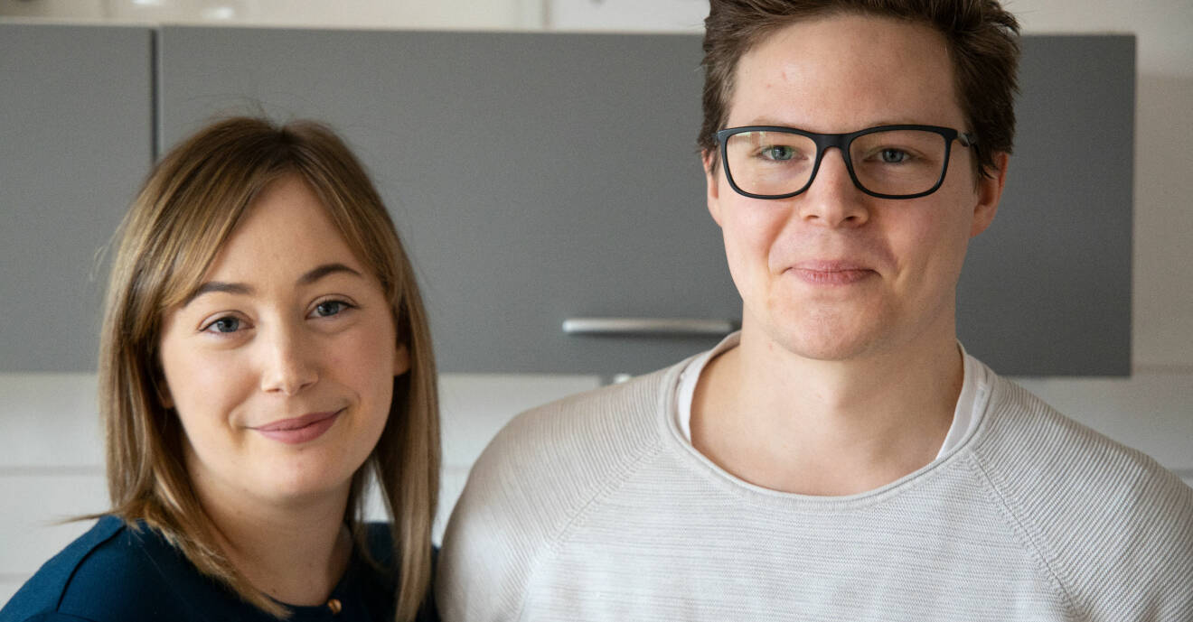 Therese Ström och Simon Ström i sitt kök i lägenheten i Varberg.