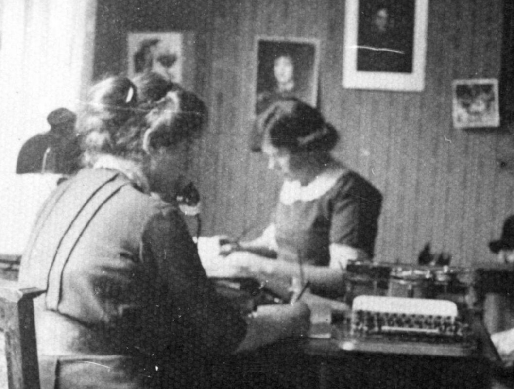 Ellen Rydelius. Ellen Rydelius på redaktionen.