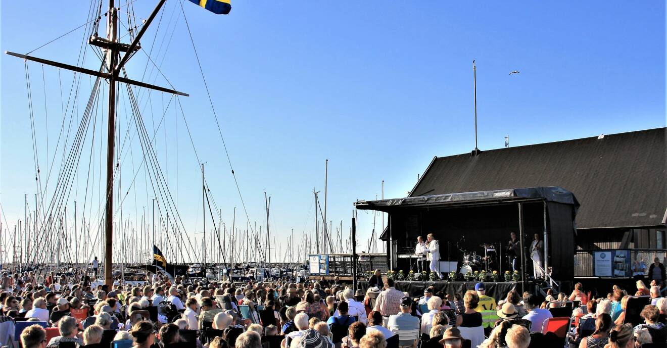 Allsång vid havet i Malmö.