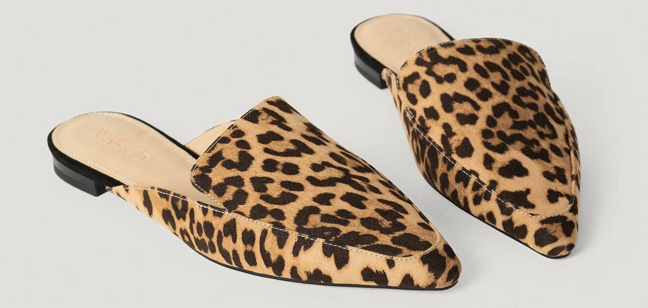 Leopardmönstrade slip in-skor med låg klack, från NA–KD