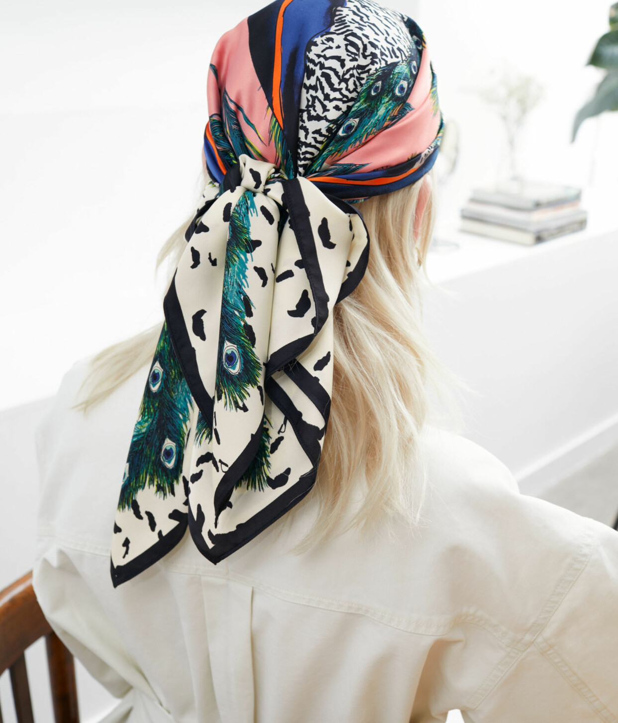 Fyrkantig scarf med påfågel-print, från & Other Stories