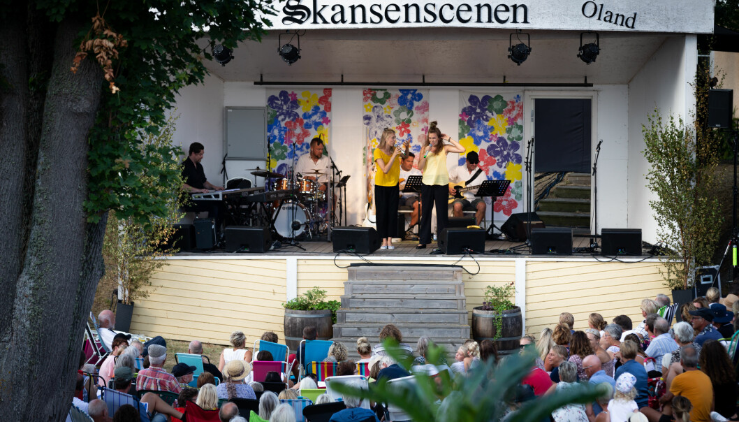 Allsång på hotell Skansen på Öland. Foto: Pressbild Allsång på Skansen på Öland.