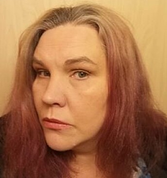 Kajsa Kakan Bergren uppmanar fler att öppna sina fönster och hylla vårdpersonalen. Foto: Privat Porträtt av Kajsa Kakan Bergren som har startat initiativ för att hylla vårdpersonal.