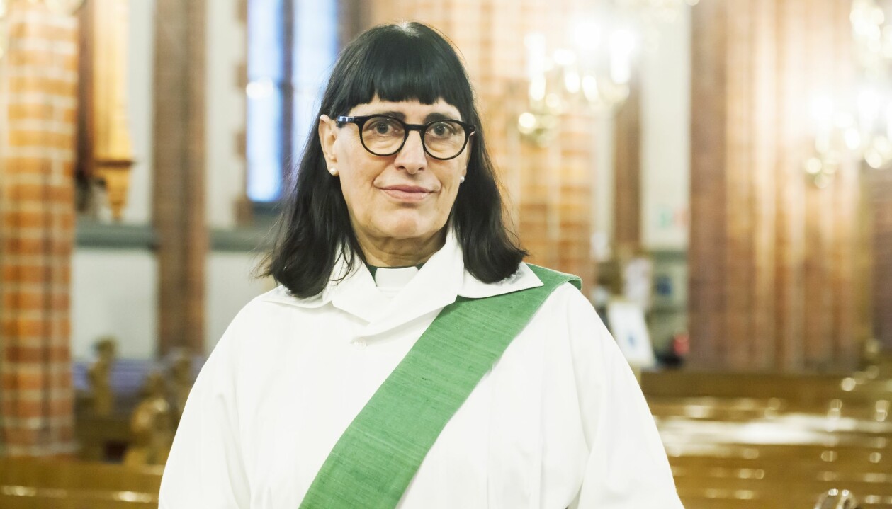 När Anna åter var redo att lämna dödsbud i jobbet märkte hon att hon hade blivit bättre på det. Hon har en helt annan kunskap och förståelse för hur det faktiskt kan kännas att få det fruktansvärda beskedet. Foto: Susanne Lindholm När Anna åter var redo att lämna dödsbud i jobbet märkte hon att hon hade blivit bättre på det. Hon har en helt annan kunskap och förståelse för hur det faktiskt kan kännas att få det fruktansvärda beskedet. Foto: Susanne Lindholm