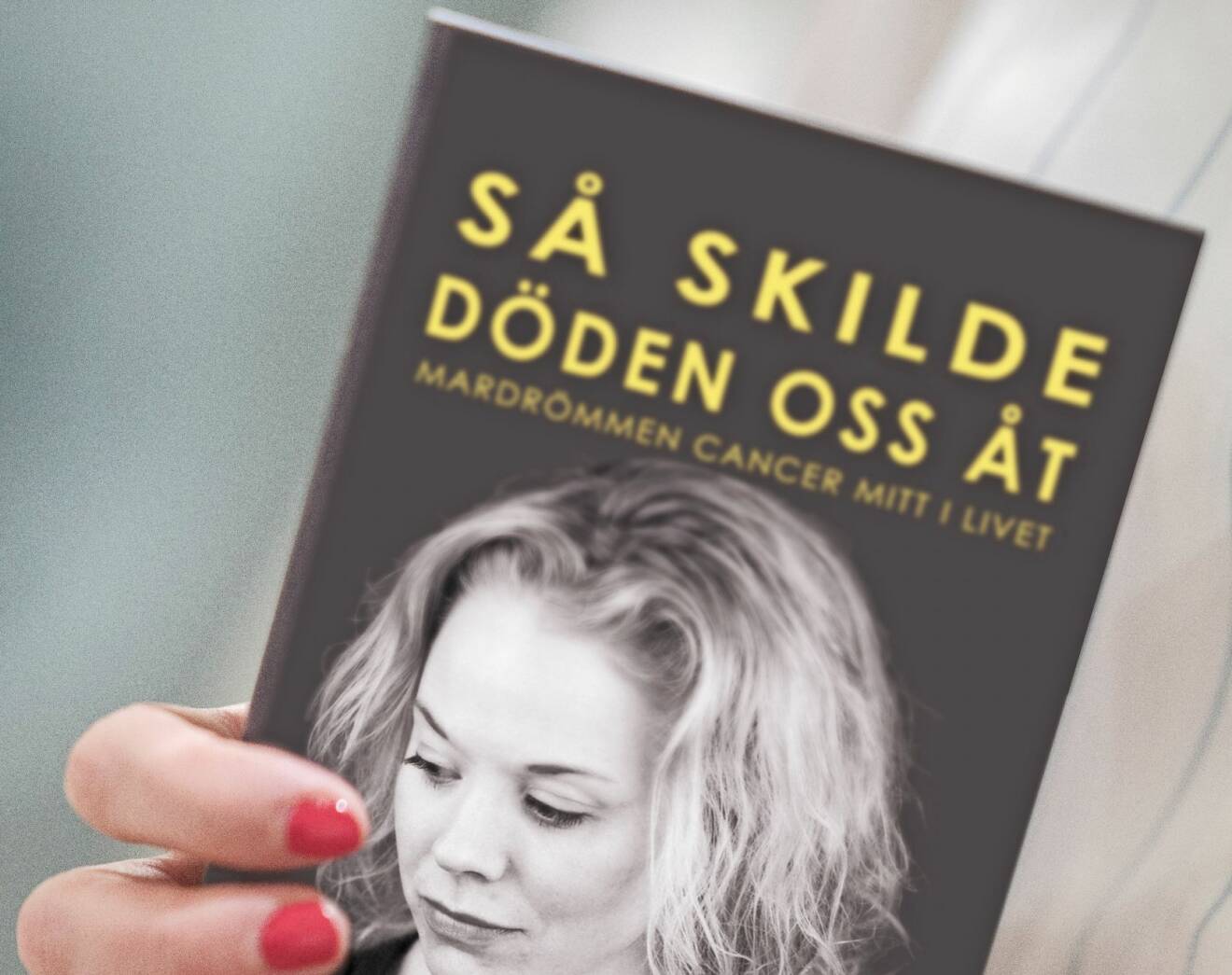 Boken Så skiljde döden oss åt av Karin Hägglund, författare.