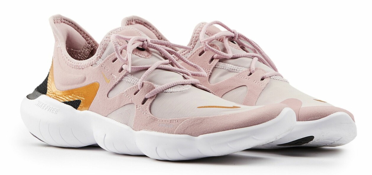 Mjuk sko för löprundor eller snabba promenader med ovandel i mesh, lätt sula, från Nike.