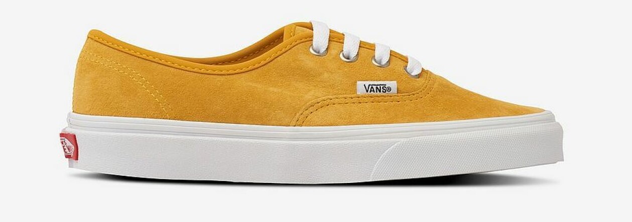Lejongul mockasneaker i klassisk snörmodell, från Vans.