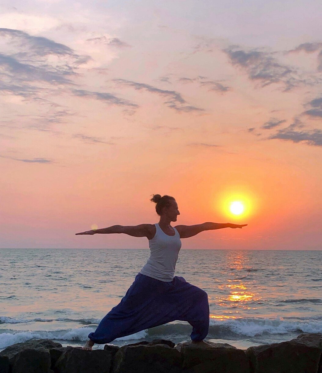 – Sedan ett år tillbaka hade jag använt mig av en speciell andningsteknik där man övar upp sin förmåga att hålla andan och det hjälpte mig säkert. Foto: Privat Yoga betyder mycket för Joanna.
