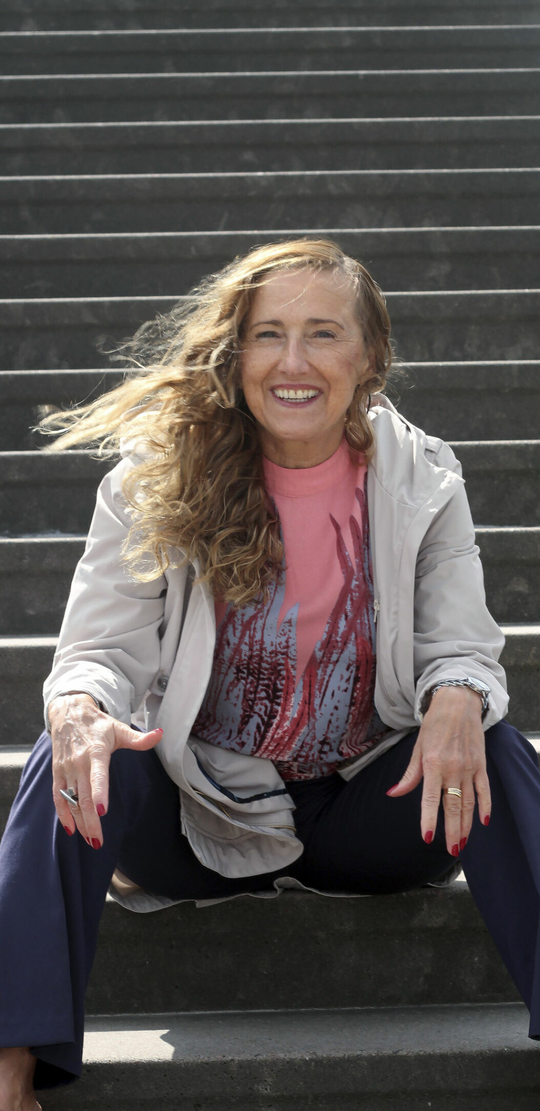Jag måste uppleva allt på riktigt. Det räcker inte att läsa om saker. För mig var detta en positiv händelse. Jag fick vara med om något helt nytt, säger Joanna om äventyret i Indien. Foto: Susanne Stamming Mitt i livet bytte Joanna bana.