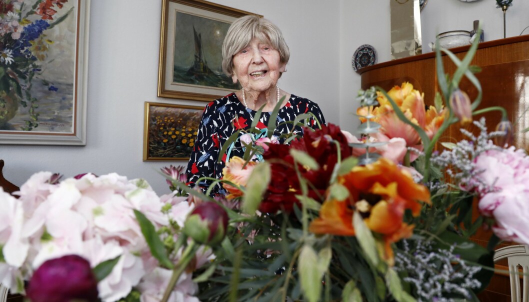 Dagny Carlsson på sin 106-årsdag 2018. Foto: Patrik Österberg/TT Dagny Carlsson fotograferad hemma i Stockholm på sin 106-årsdag 2018.