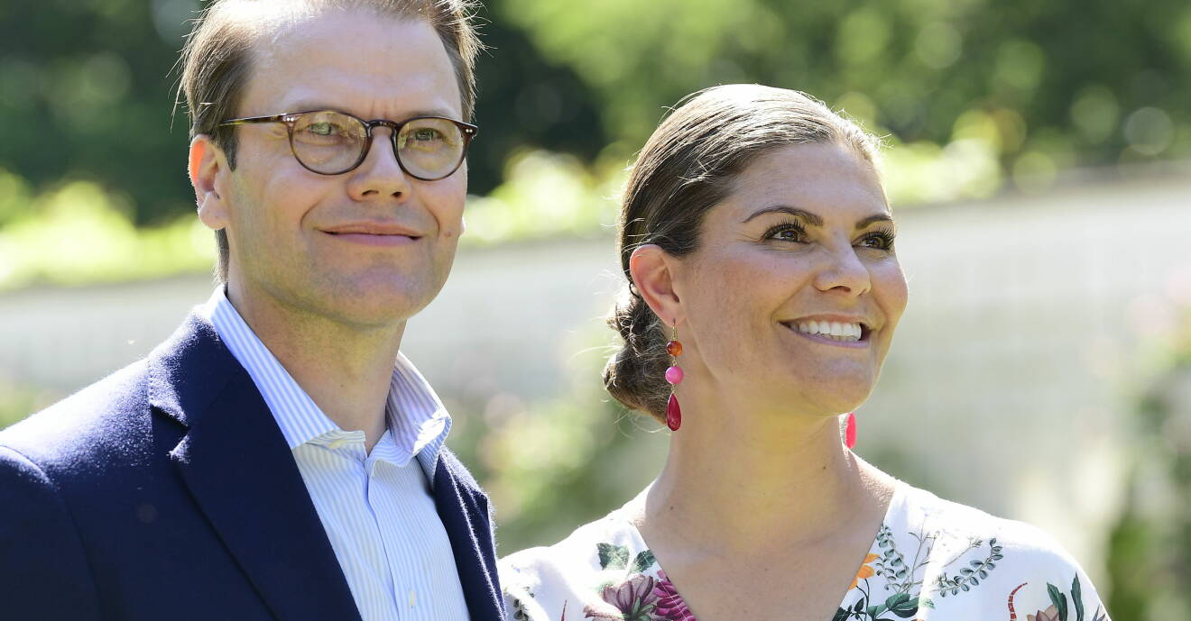 Kronprinsessan Victoria och prins Daniel i samband med födelsedagsfirandet av kronprinsessan på Solliden 2019