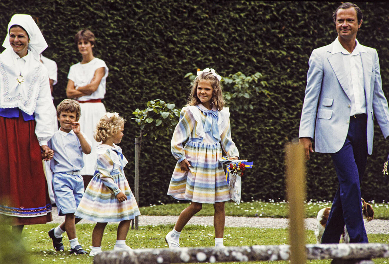 Kronprinsessan Victoria tillsammans med hela familjen på Victoriadagen 1985