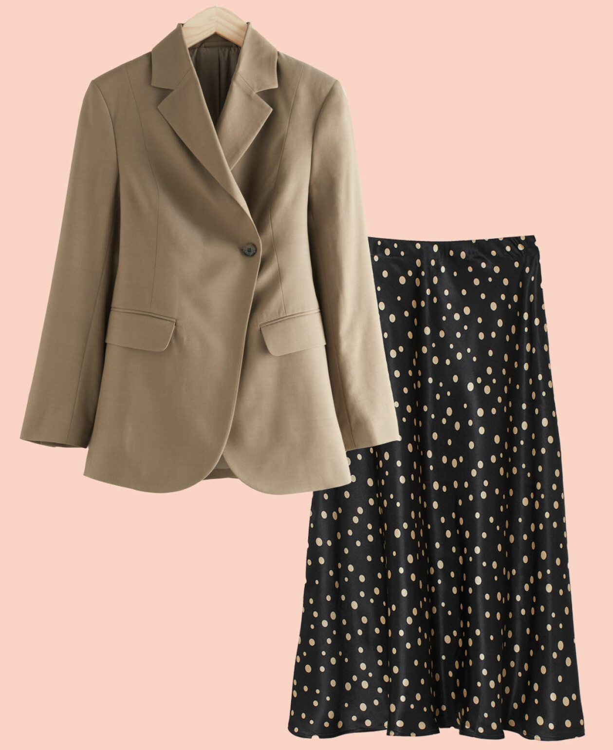 Beige kavaj från & Other Stories och prickig kjol från H&M