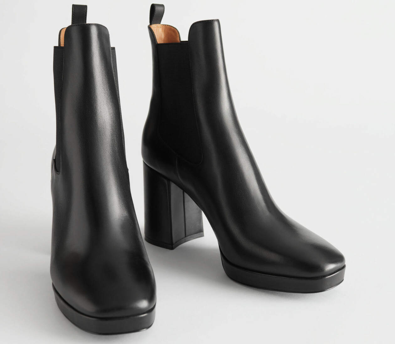Svarta skinnboots med hög klack och resår, från & Other Stories