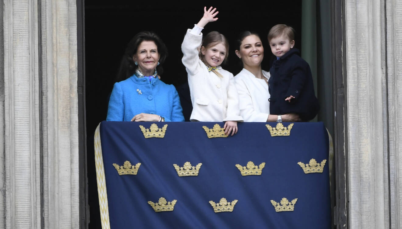 Drottning Silvia, prinsessan Estelle, kronprinsessan Victoria och prins Oscar firar kungens 72-årsdag.