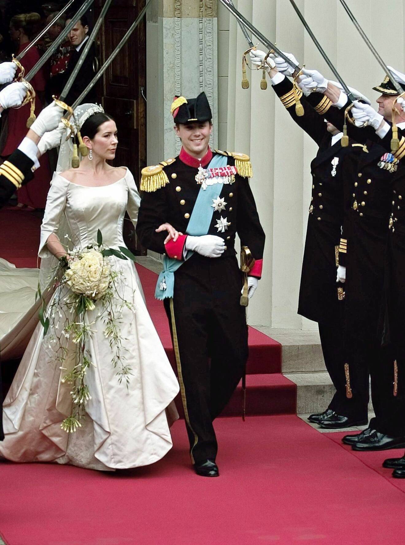 Kronprinsessan Mary gifte sig i en brudklänning av Uffe Frank.