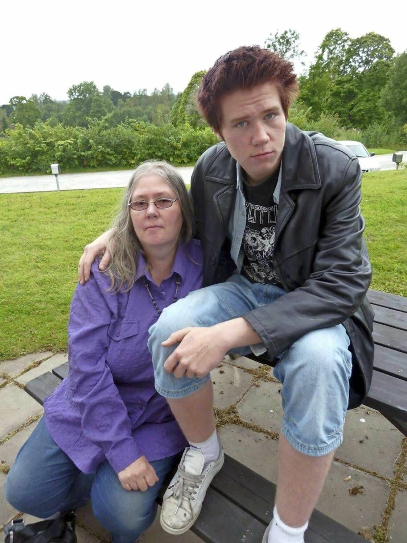 Mona Dahlgren Eksjö med sonen Jesper som dog på grund av droger. 