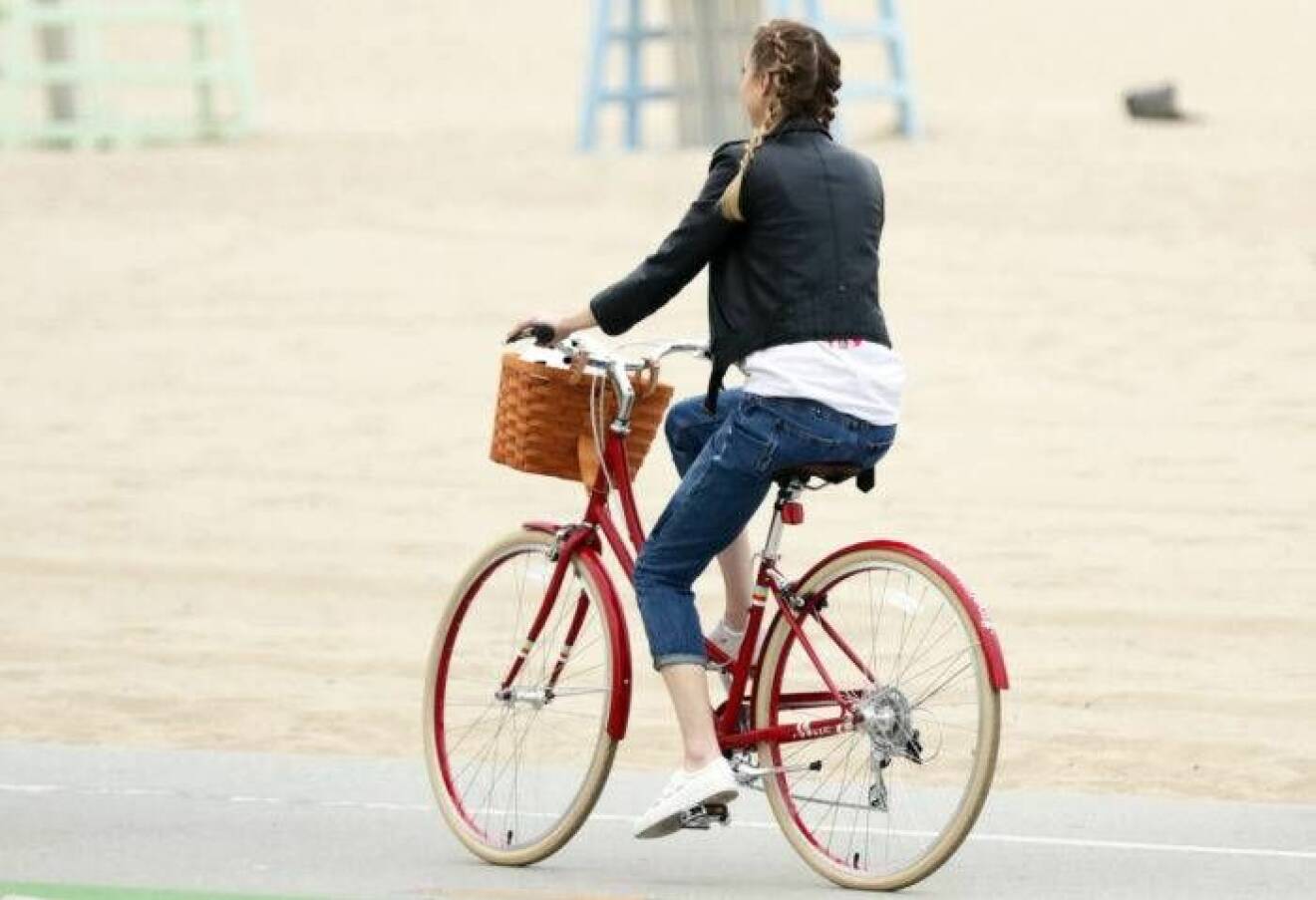 Cykla med jeans