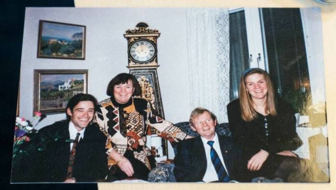 Magdalena Andersson tillsammans med mamma Birgitta, pappa Göran och Richard Friberg