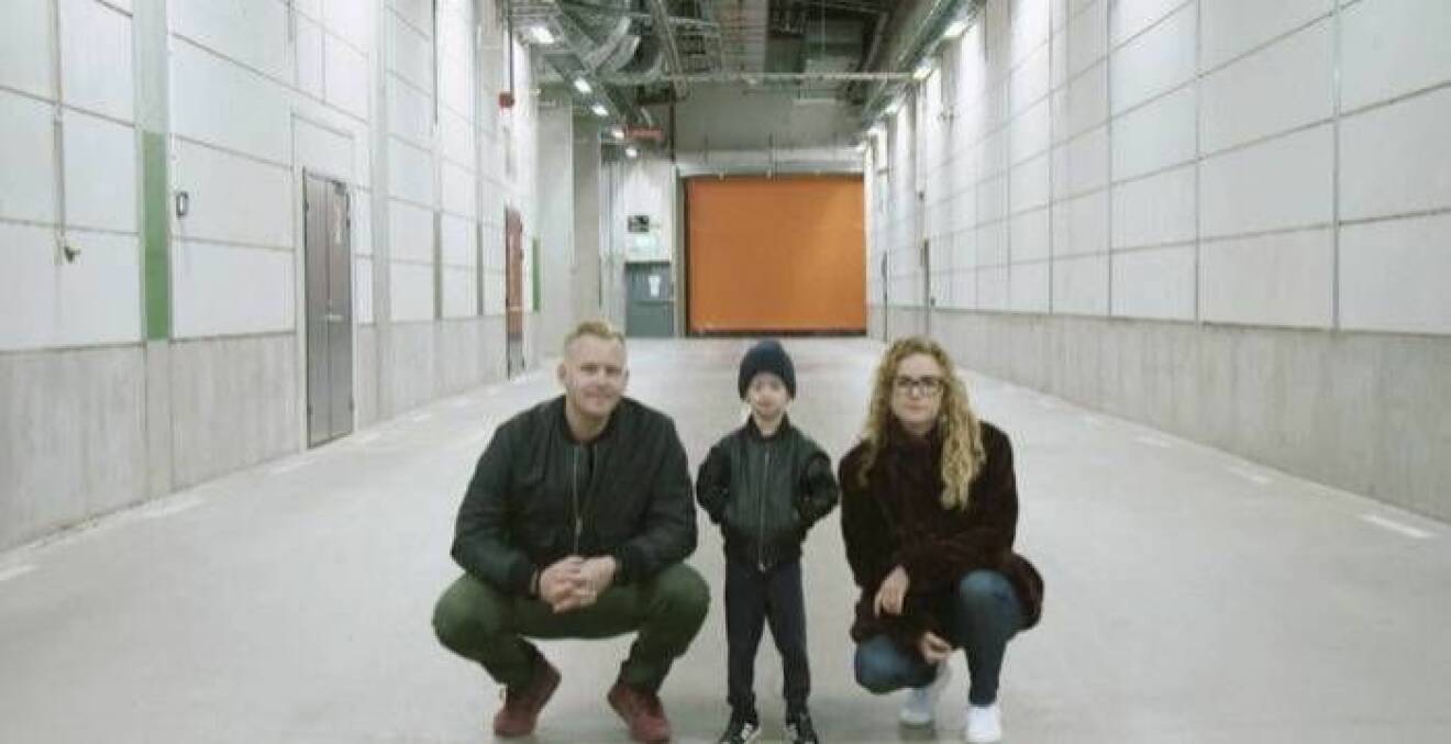 Miles Wernerman tillsammans med pappa Jakob Wernerman och mamma Leah Richardsson