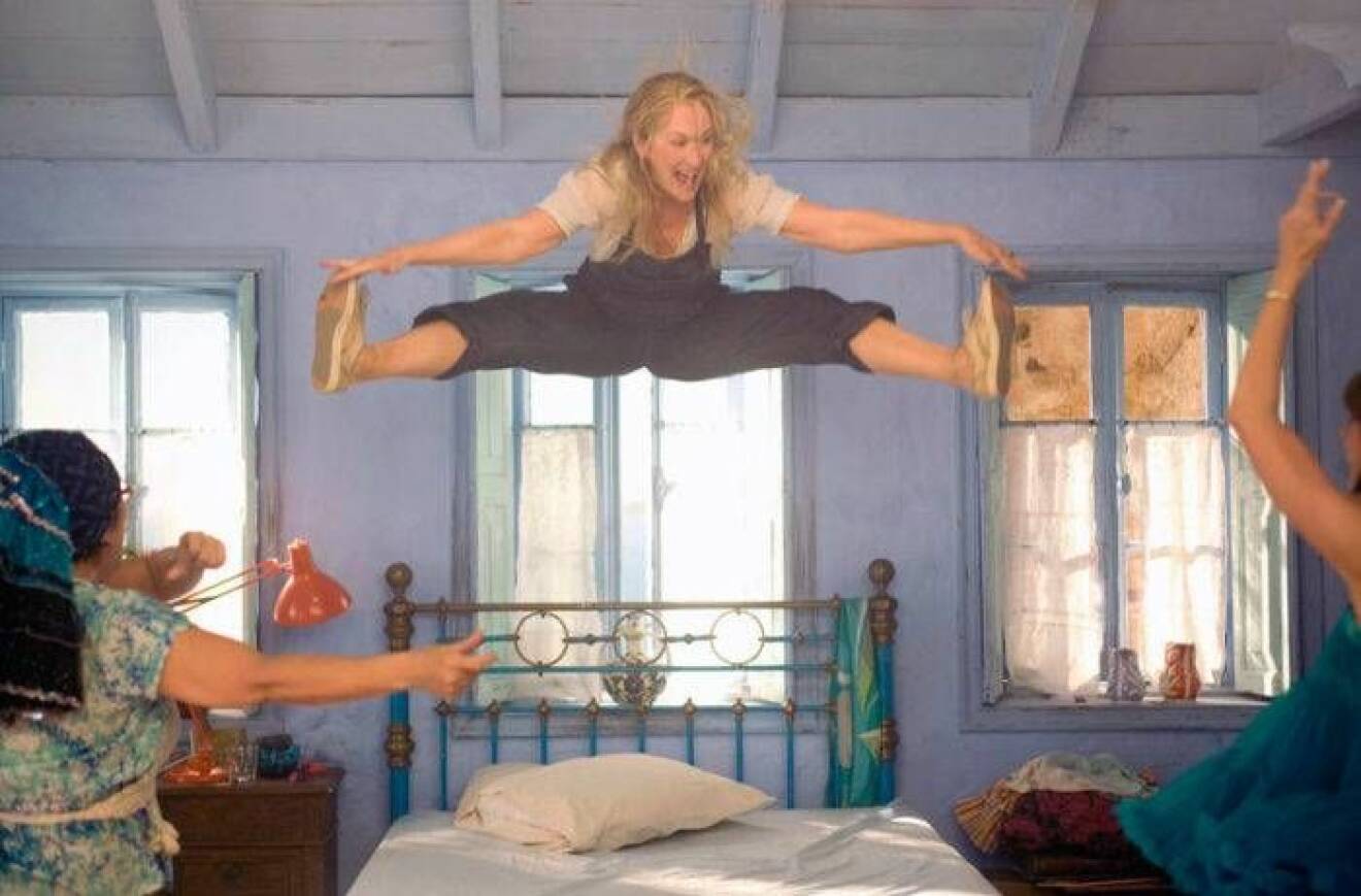 Meryl Streep flyger högt i den första Mamma Mia