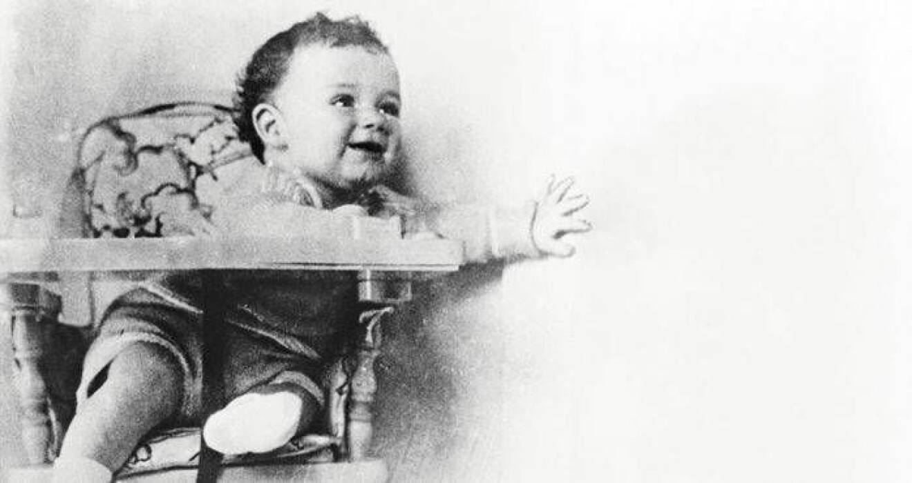 Charles Lindbergh Jr i sin barnstol.