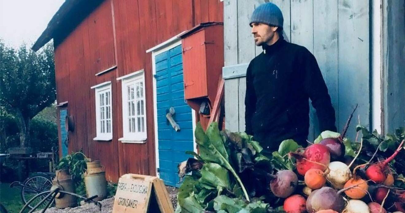 Pierre med grönsaker till försäljning.