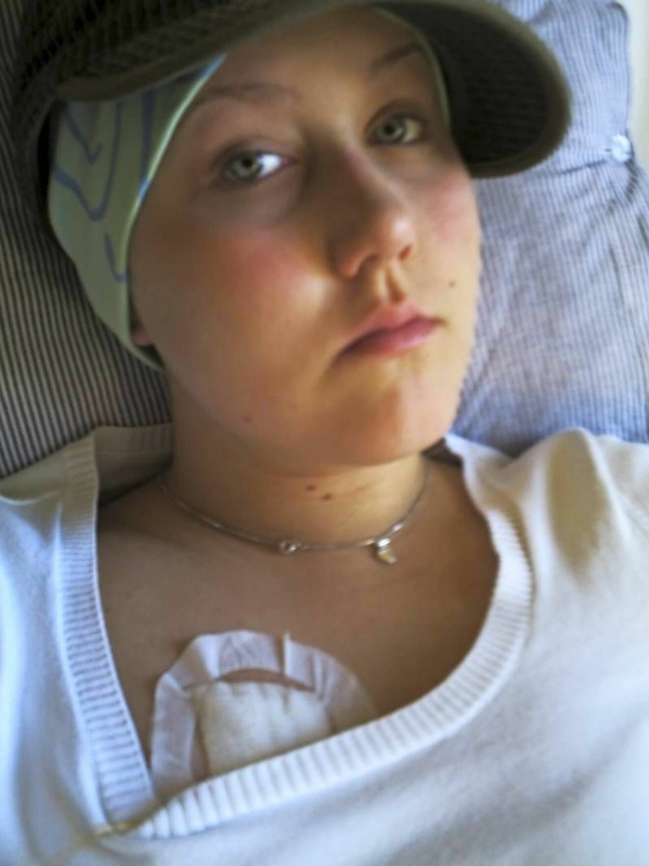 My fick cancer när hon var tolv och sedan ett återfall när hon var femton.