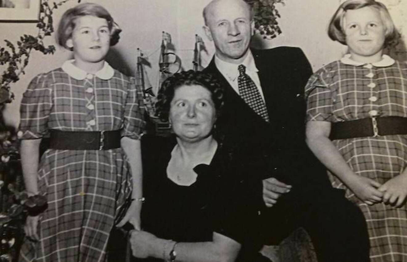 Familjen Höglund med mamma Karin, pappa Freddy och döttrarna Birgitta och Elisabet.