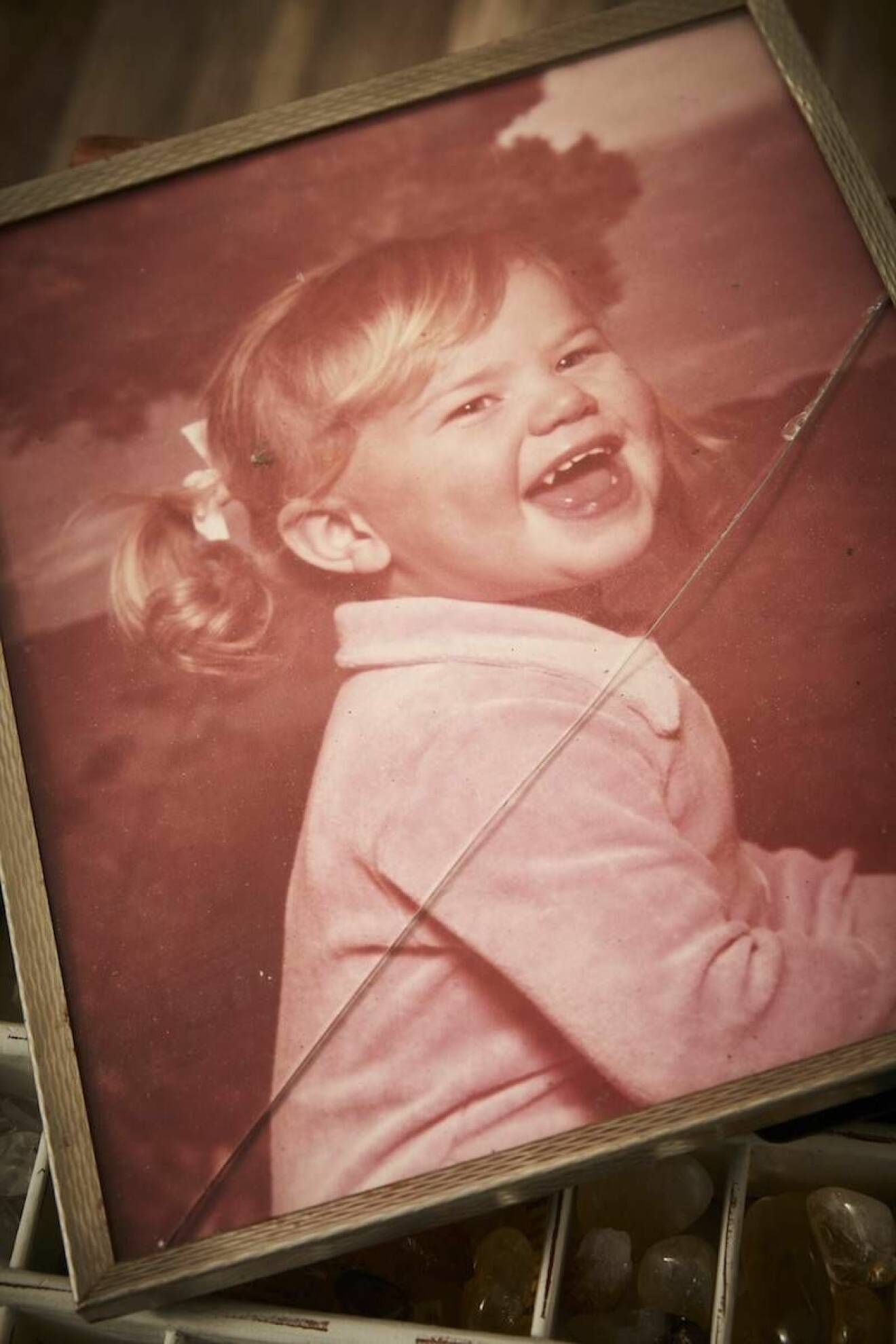 Ann-Sofie på en bild från när hon var liten.