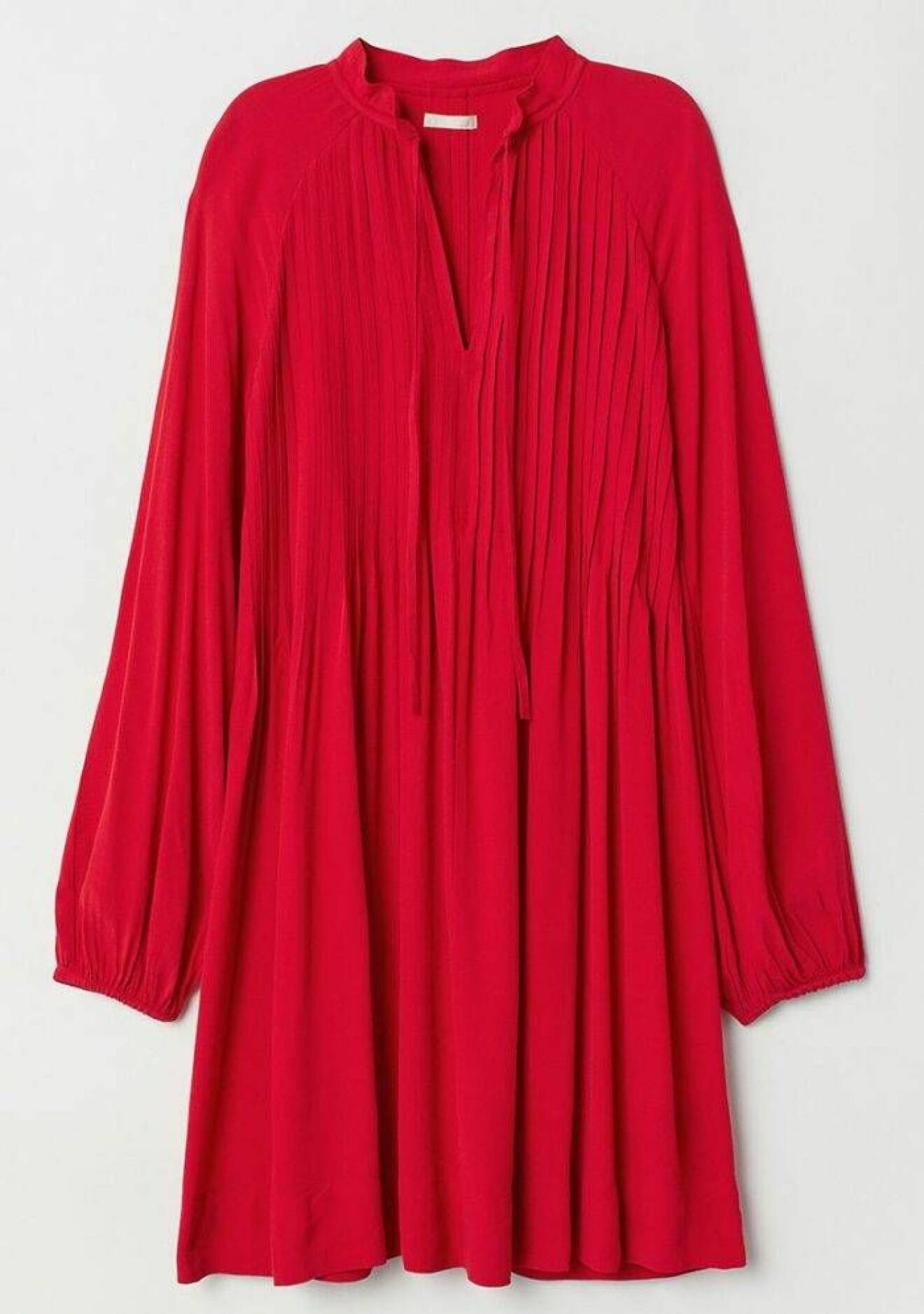 Röd klänning med stråveck från H&M