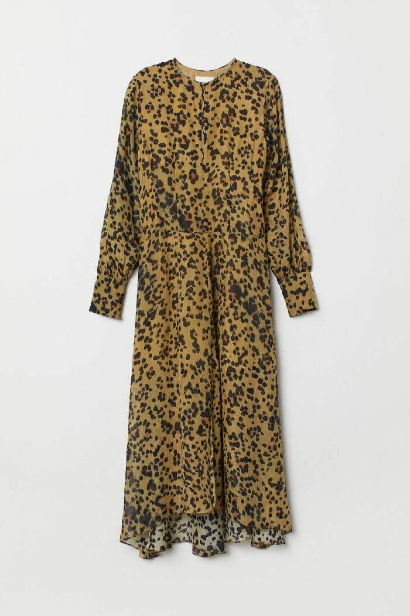 Leopardmönstad klänning