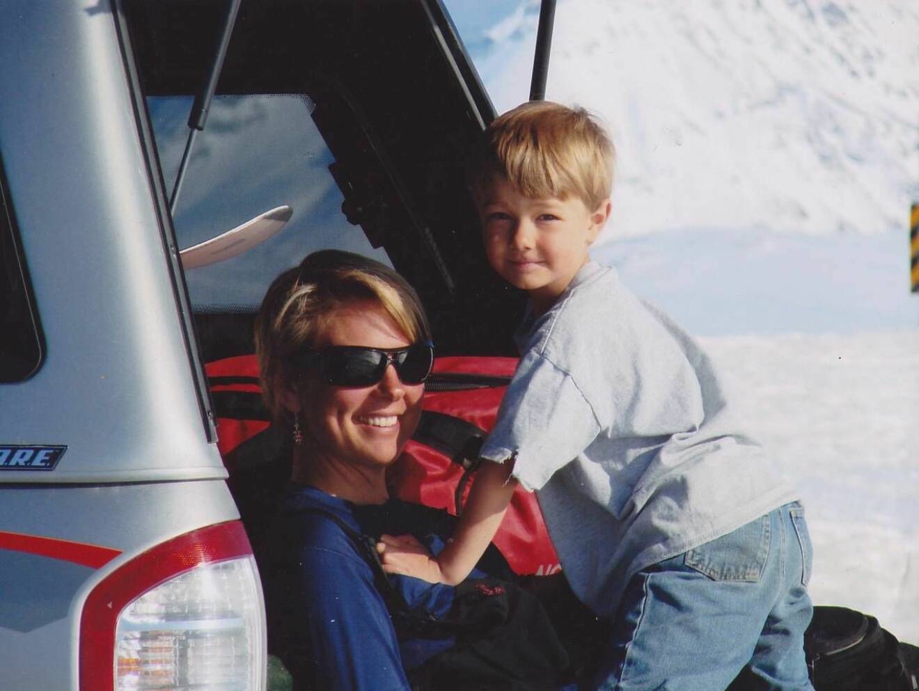 Irene med sonen Arik i Alaska 