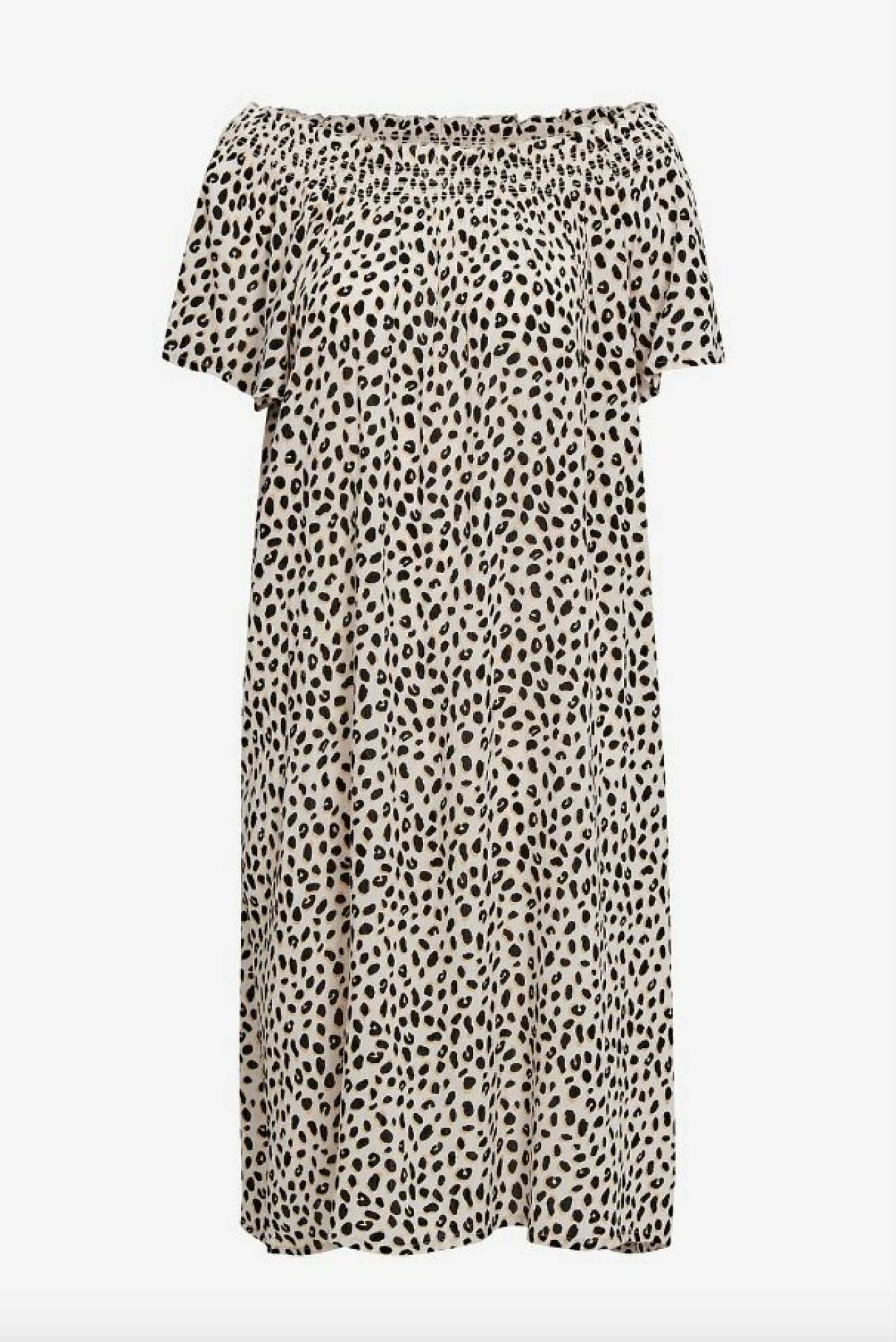 Strandklänning med leopardmönster