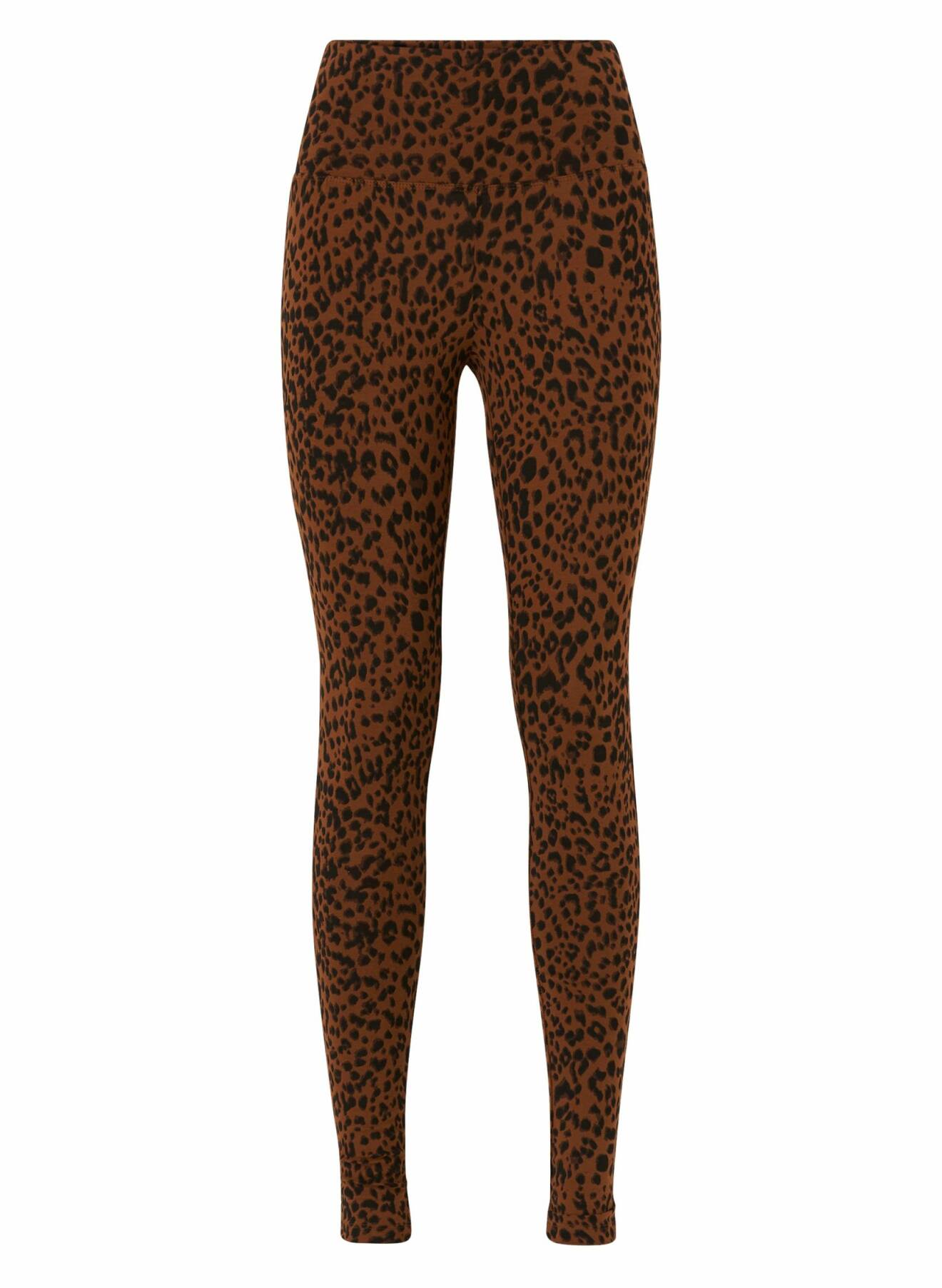 Leopardmönstrade leggings.