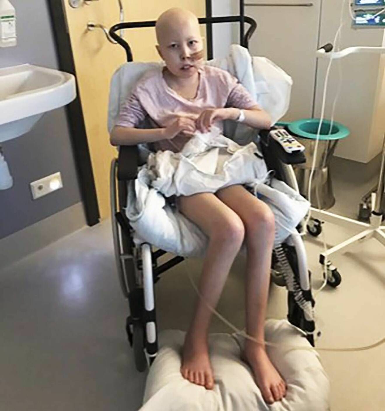Ida i rullstol på sjukhuset 