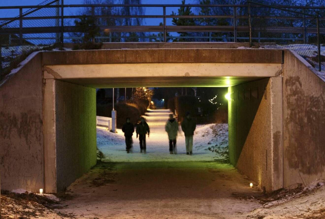 Gångtunneln i Brunna i Upplands-Bro kommun en kall kväll