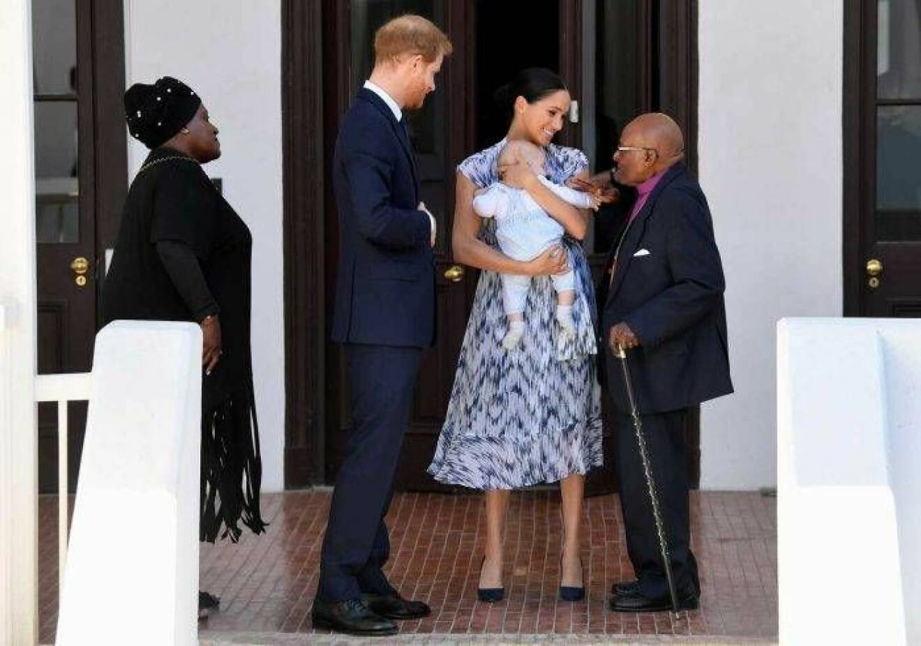 Harry, Meghan och Markle träffar Desmond Tutu och hans dotter