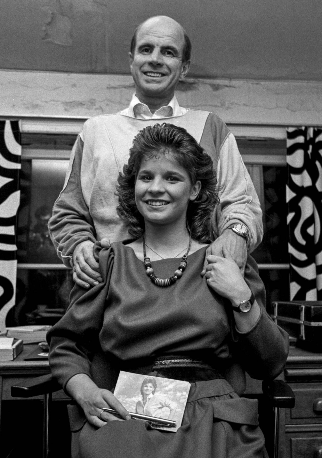Carola tillsammans med pappa Jan 1983. 