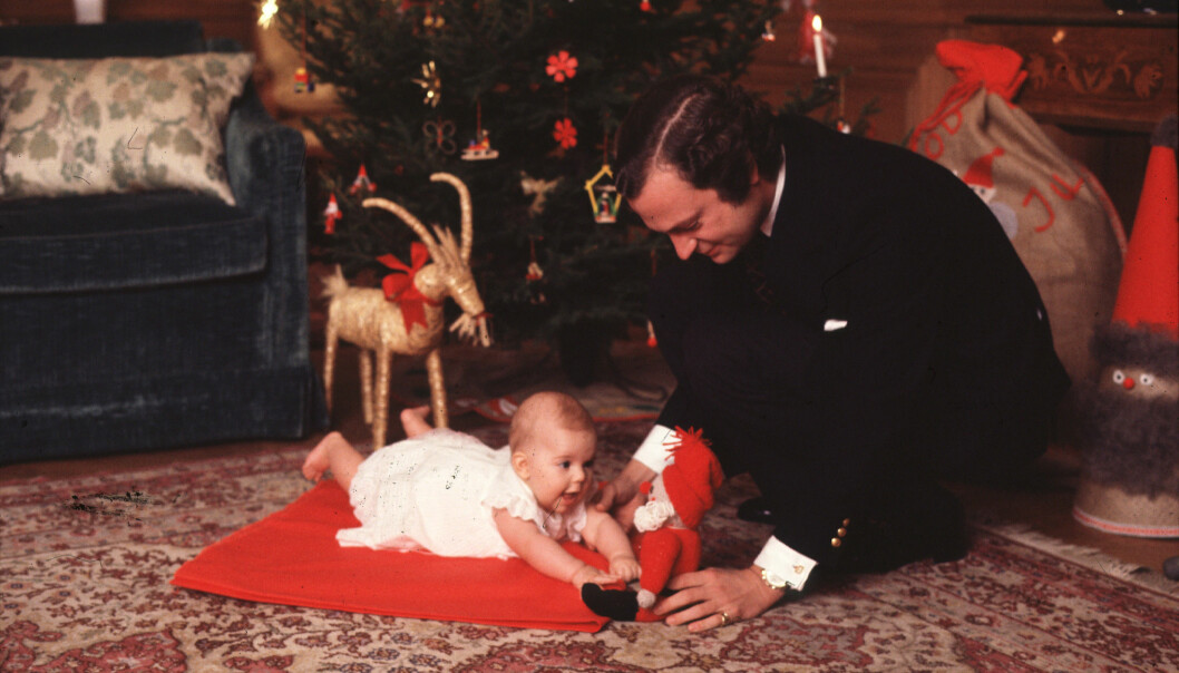 Foto: Charles Hammarsten/TT Prinsessan Victoria tillsammans med pappa kungen inför sin första jul.