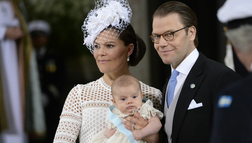 Foto: Jessica Gow/TT Kronprinsessan Victoria, prins Oscar och prins Daniel på Oscars dop.
