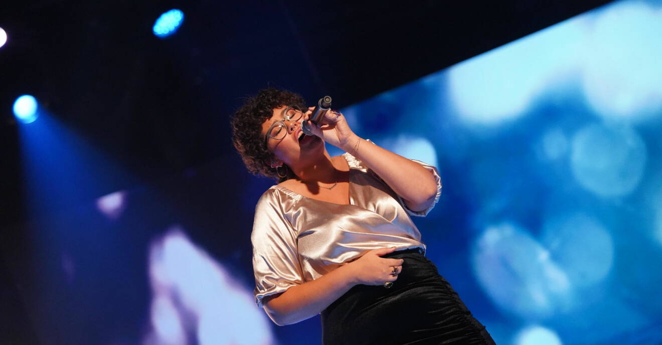 Maya Arctaedius sjunger under Idols kvalvecka 2020.