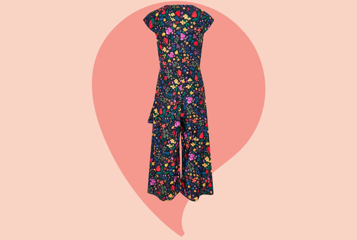 Svart och blommig jumpsuit från Afound.