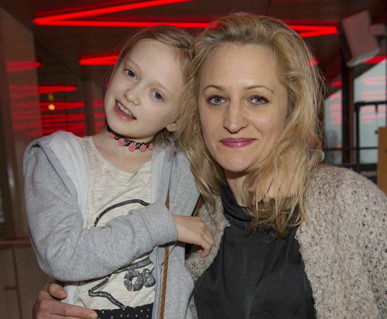 I filmen ”Flickan, mamman och demonerna” spelade Maria mot sin dotter Esther. Foto: TT Maria och dottern Esther.