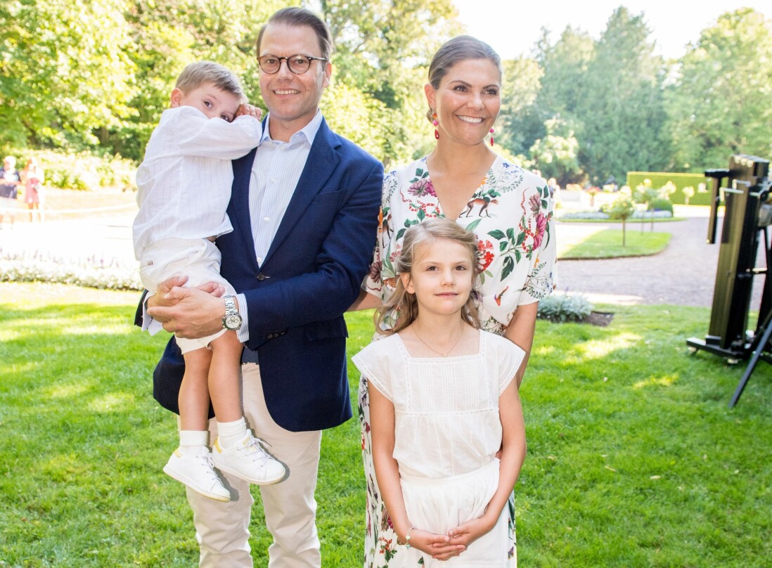 Prins Daniel tillsammans med kronprinsessan Victoria, prins Oscar och prinsessan Estelle. Prins Daniel tillsammans med kronprinsessan Victoria, prins Oscar och prinsessan Estelle.