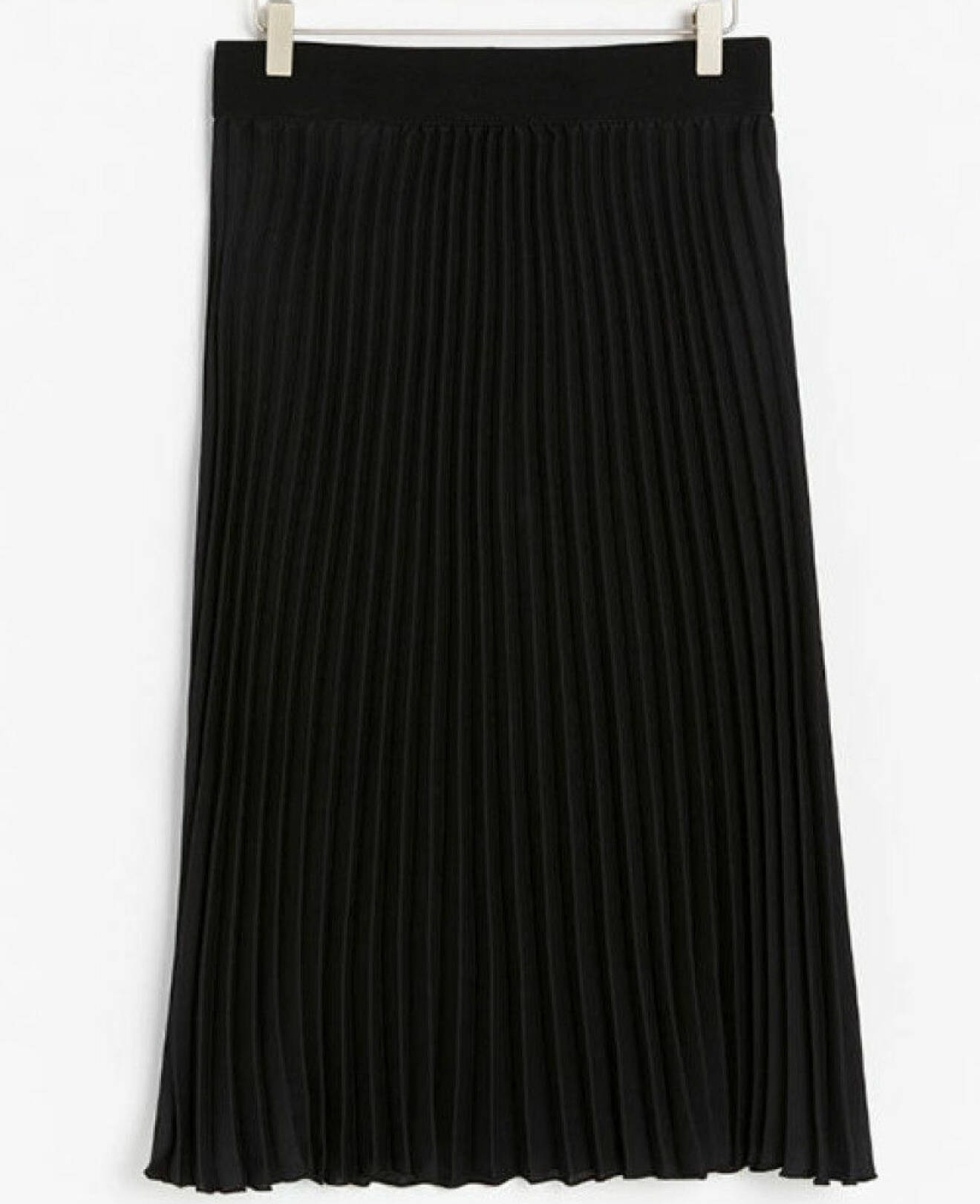 Plisserad svart kjol från Lindex.